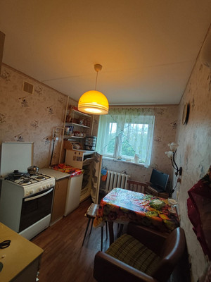 Продам трехкомнатную (3-комн.) квартиру, 3а, Гостицы м