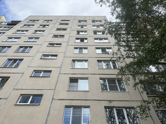 Продам многокомнатную квартиру, Оборонная ул, 2, Колпино г