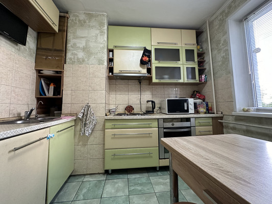 Продам многокомнатную квартиру, Оборонная ул, 2, Колпино г
