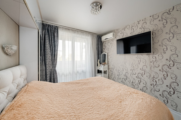 Продам трехкомнатную (3-комн.) квартиру, Шереметьевская ул, 37, Москва г