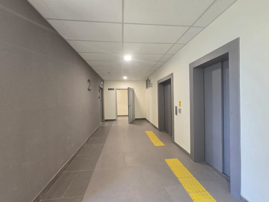Продам трехкомнатную (3-комн.) квартиру, Новомосковская ул, 15к1, Москва г