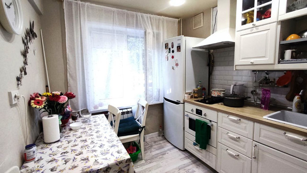 Продам двухкомнатную (2-комн.) квартиру, Симферопольская ул, 3а, Щербинка г