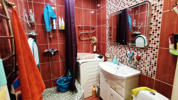 Продам двухкомнатную (2-комн.) квартиру, Симферопольская ул, 3а, Щербинка г