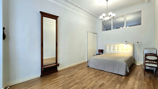 Продам трехкомнатную (3-комн.) квартиру, Фурштатская ул, 42А, Санкт-Петербург г