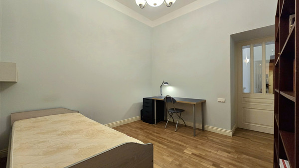 Продам трехкомнатную (3-комн.) квартиру, Фурштатская ул, 42А, Санкт-Петербург г