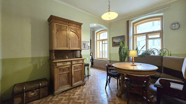 Продам трехкомнатную (3-комн.) квартиру, Фурштатская ул, 42А, Санкт-Петербург г