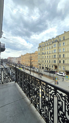 Продам трехкомнатную (3-комн.) квартиру, Фурштатская ул, 42А, Санкт-Петербург г