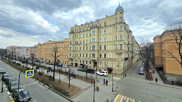 Продам трехкомнатную (3-комн.) квартиру, Фурштатская ул, 42А, Санкт-Петербург г