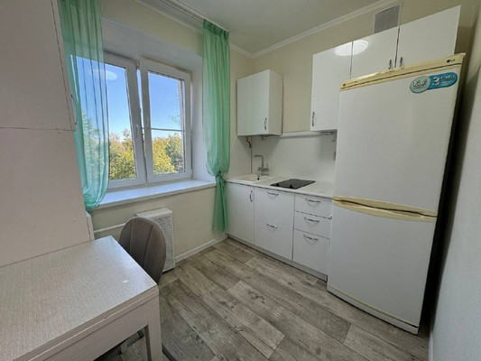 Продам двухкомнатную (2-комн.) квартиру, Вокзальная ул, 37, Комсомольск-на-Амуре г
