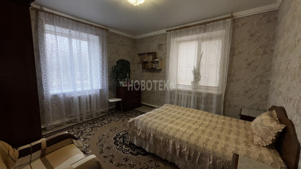 Продам двухкомнатную (2-комн.) квартиру, Революционная ул, 102, Крымск г