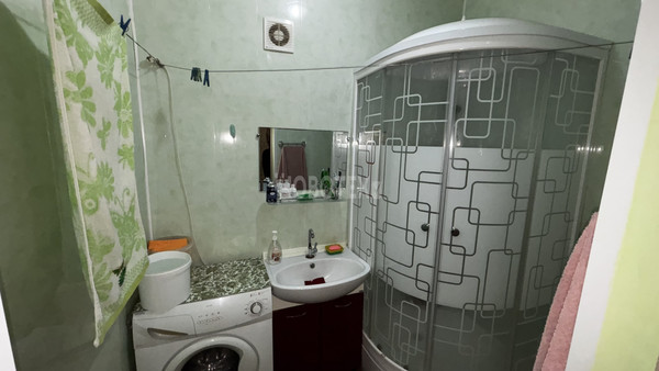 Продам двухкомнатную (2-комн.) квартиру, Революционная ул, 102, Крымск г