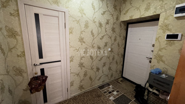 Продам двухкомнатную (2-комн.) квартиру, Революционная ул, 102, Крымск г