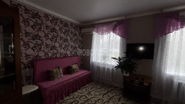 Продам двухкомнатную (2-комн.) квартиру, Революционная ул, 102, Крымск г