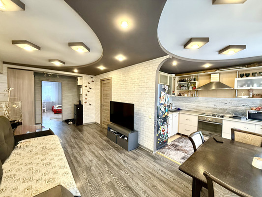 Продам трехкомнатную (3-комн.) квартиру, Аральская ул, 79/88, Симферополь г