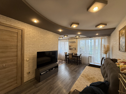 Продам трехкомнатную (3-комн.) квартиру, Аральская ул, 79/88, Симферополь г