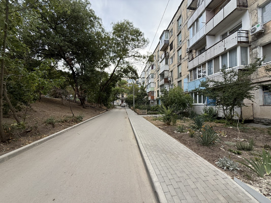 Продам трехкомнатную (3-комн.) квартиру, Аральская ул, 79/88, Симферополь г