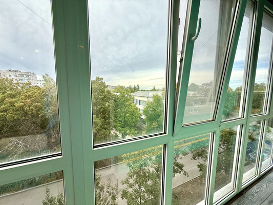 Продам трехкомнатную (3-комн.) квартиру, Аральская ул, 79/88, Симферополь г