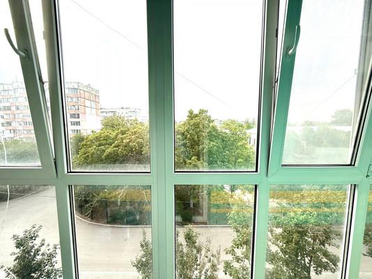 Продам трехкомнатную (3-комн.) квартиру, Аральская ул, 79/88, Симферополь г