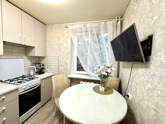 Продам однокомнатную (1-комн.) квартиру, Киевская ул, 84А, Симферополь г