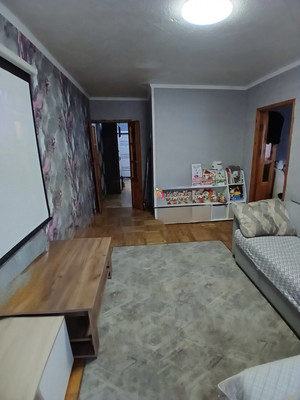 Продам трехкомнатную (3-комн.) квартиру, Ленина ул, 82, Волгодонск г