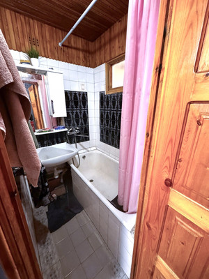 Продам трехкомнатную (3-комн.) квартиру, Ленина ул, 82, Волгодонск г