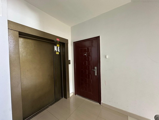 Продам трехкомнатную (3-комн.) квартиру, Марфинская ул, 15, Астрахань г
