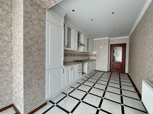 Продам трехкомнатную (3-комн.) квартиру, Марфинская ул, 15, Астрахань г