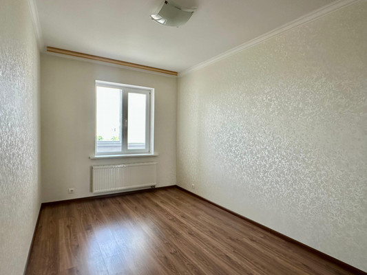Продам трехкомнатную (3-комн.) квартиру, Марфинская ул, 15, Астрахань г