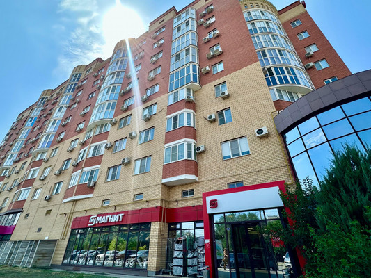 Продам трехкомнатную (3-комн.) квартиру, Марфинская ул, 15, Астрахань г