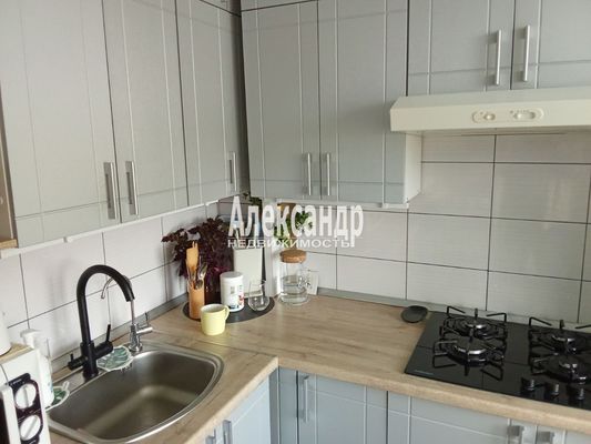 Продам двухкомнатную (2-комн.) квартиру, Карпинского ул, 14, Санкт-Петербург г