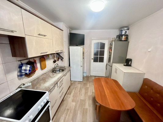 Продам трехкомнатную (3-комн.) квартиру, Солнечная Поляна ул, 3, Барнаул г