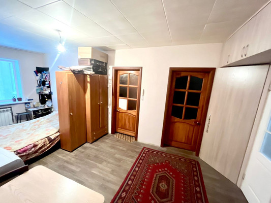 Продам трехкомнатную (3-комн.) квартиру, Солнечная Поляна ул, 3, Барнаул г