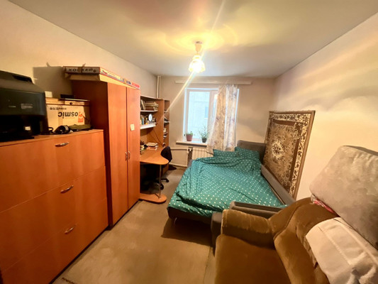 Продам трехкомнатную (3-комн.) квартиру, Солнечная Поляна ул, 3, Барнаул г
