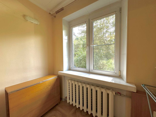 Продам трехкомнатную (3-комн.) квартиру, Коммунистическая ул, 37, Калининград г