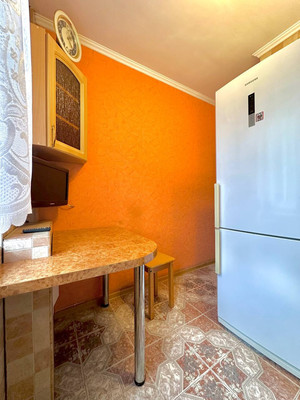 Продам трехкомнатную (3-комн.) квартиру, Коммунистическая ул, 37, Калининград г