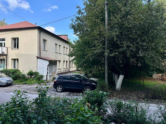Продам трехкомнатную (3-комн.) квартиру, Коммунистическая ул, 37, Калининград г