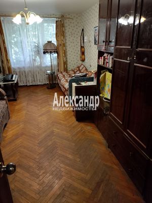 Продам трехкомнатную (3-комн.) квартиру, Опочинина ул, 15/18, Санкт-Петербург г