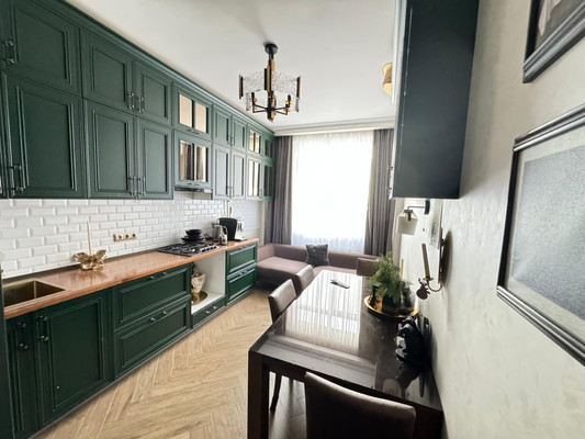Продам трехкомнатную (3-комн.) квартиру, Севастопольская ул, 43жкж, Симферополь г