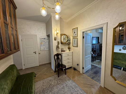 Продам трехкомнатную (3-комн.) квартиру, Севастопольская ул, 43жкж, Симферополь г