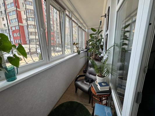 Продам трехкомнатную (3-комн.) квартиру, Севастопольская ул, 43жкж, Симферополь г