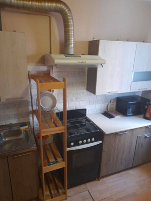 Продам двухкомнатную (2-комн.) квартиру, Победы пр-кт, 76, Симферополь г
