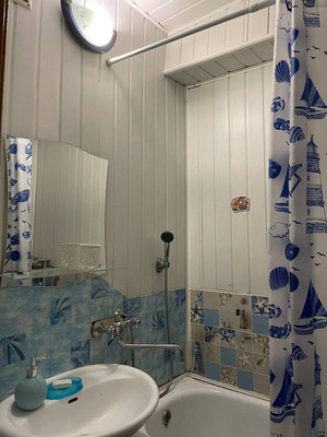 Продам двухкомнатную (2-комн.) квартиру, Победы пр-кт, 76, Симферополь г
