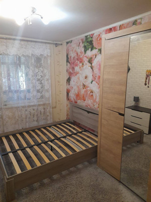 Продам двухкомнатную (2-комн.) квартиру, Победы пр-кт, 76, Симферополь г
