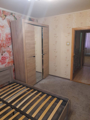 Продам двухкомнатную (2-комн.) квартиру, Победы пр-кт, 76, Симферополь г