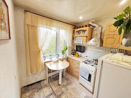 Продам двухкомнатную (2-комн.) квартиру, Маяковского ул, 3, Сыктывкар г