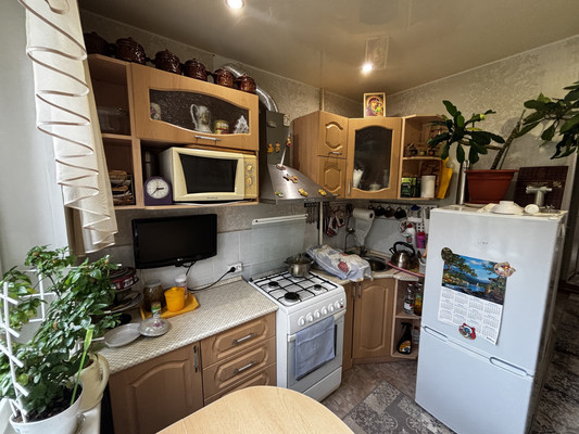 Продам двухкомнатную (2-комн.) квартиру, Маяковского ул, 3, Сыктывкар г