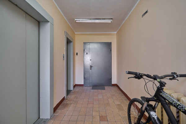 Продам трехкомнатную (3-комн.) квартиру, Профсоюзная ул, 43к2, Москва г