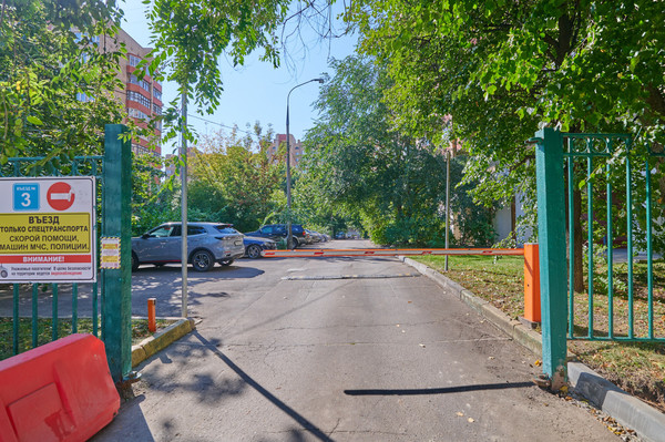 Продам трехкомнатную (3-комн.) квартиру, Профсоюзная ул, 43к2, Москва г