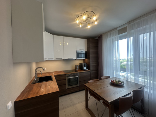 Продам трехкомнатную (3-комн.) квартиру, Римского-Корсакова ул, 11к7, Москва г