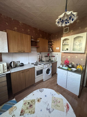 Продам комнату в 3-комн. квартире, Интернациональная ул, 8, Москва г